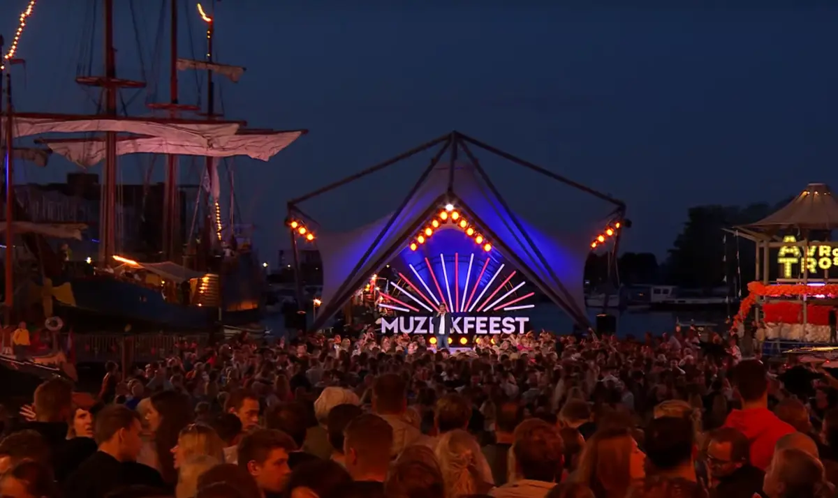 bg cover for Muziekfeest